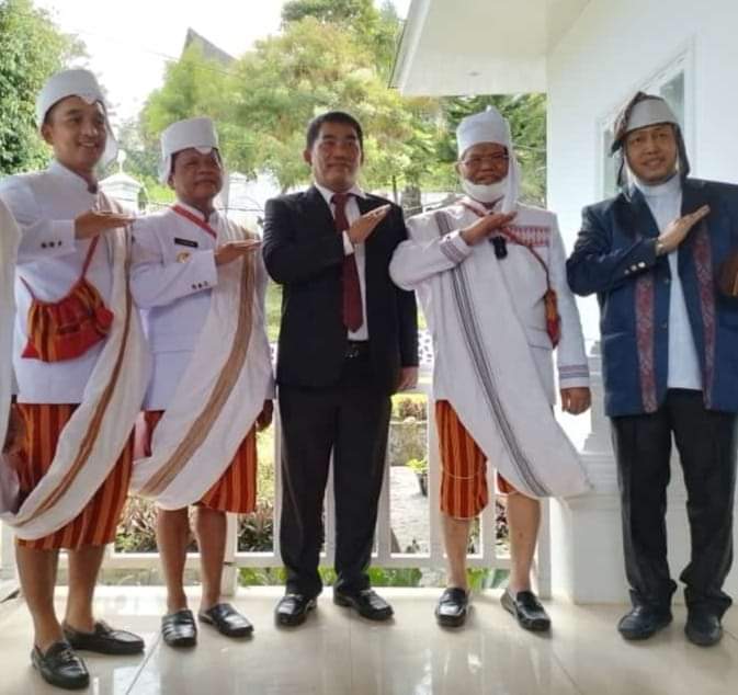 Hadiri HUT Mamasa ke 20, Rektor UNM Disambut Langsung Bupati dan Wakil Bupati Mamasa